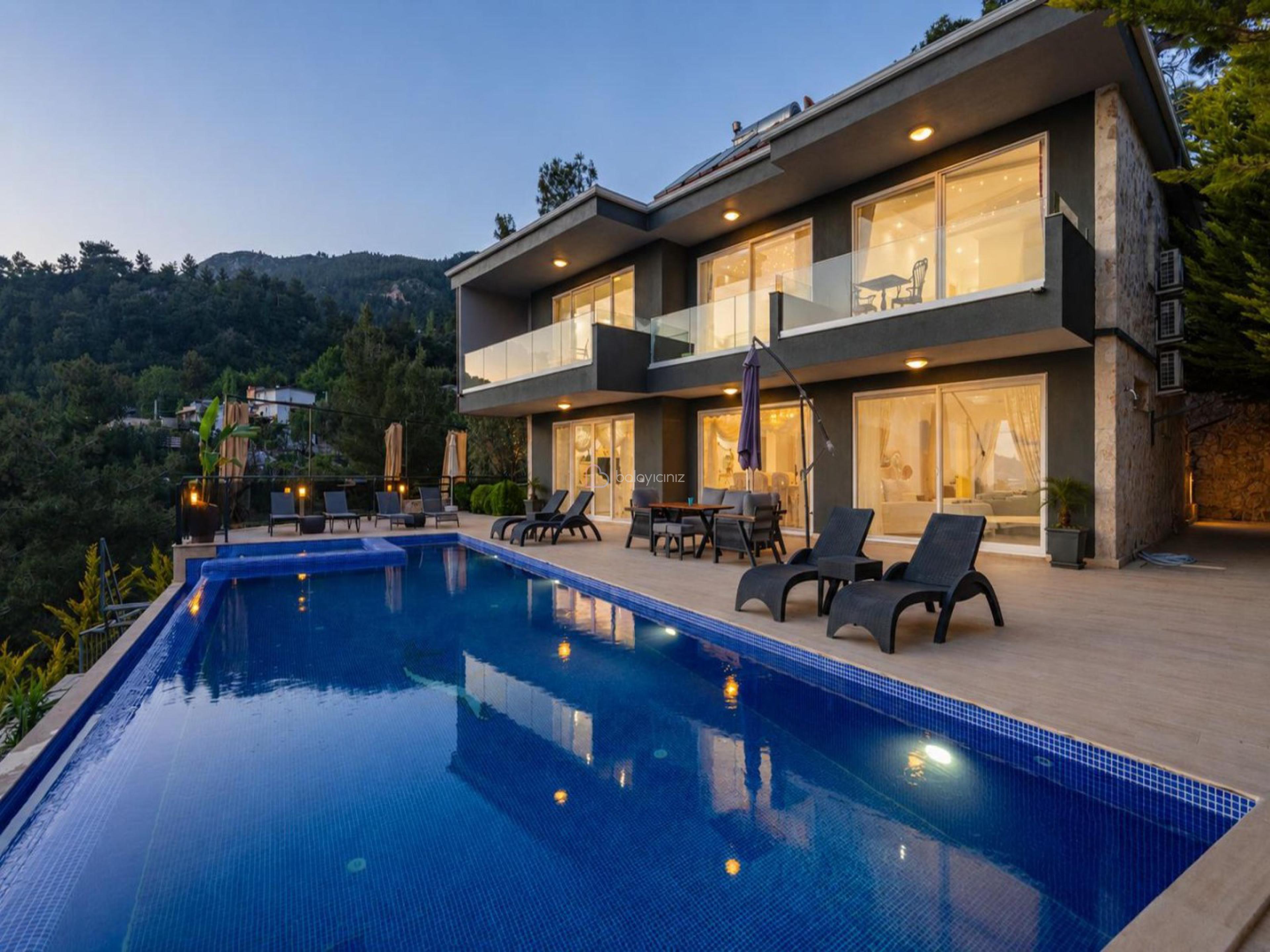 Villa Velaris