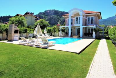 Villa Amazon
